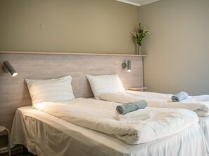 Standard-Doppelzimmer | Pillowtop-Betten, schallisolierte Zimmer, Bügeleisen/Bügelbrett