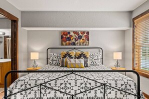 3 bedrooms, desk, free WiFi, bed sheets