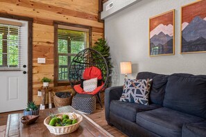 Fernseher, Kamin, Tischfußball