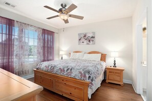 2 室のベッドルーム、アイロン / アイロン台、WiFi (無料)、ベッドシーツ