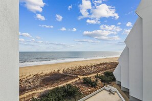 Beach - Includes Xplorie Activities & Linens. PYRAMID-2BR OF condo w/outdoor pool. (Ocean City)