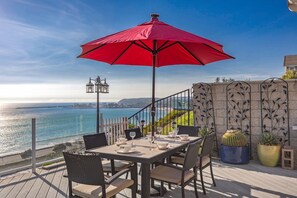 屋外ダイニングエリア