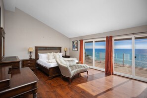 4 Schlafzimmer, Schreibtisch, Bügeleisen/Bügelbrett, Reisekinderbett