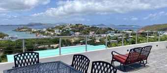 Sunset Hideaway Suite - Oceanview/central to Cruz Bay 