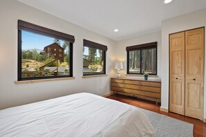 3 Schlafzimmer, Schreibtisch, Reisekinderbett, kostenloses WLAN