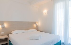 2 makuuhuonetta, silitysrauta/-lauta, ilmainen Wi-Fi, vuodevaatteet
