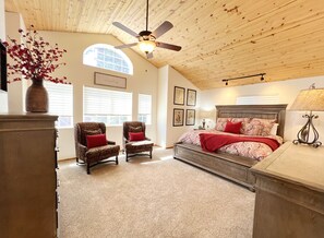 3 bedrooms, desk, iron/ironing board, free WiFi