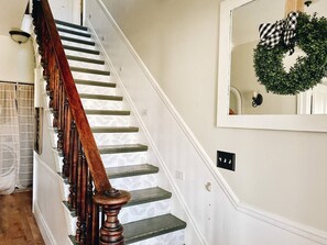 Interior - Entire home, filled with beauty! (Candor)