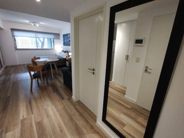 Apartamento familiar | 1 dormitorio, cortinas opacas, wifi gratis