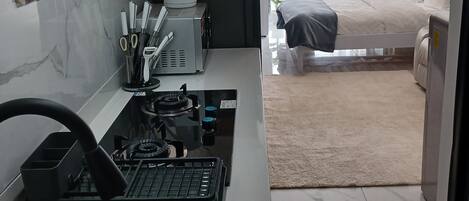 1 غرفة نوم ومكواة/لوح كي وواي فاي وملاءات أسرّة