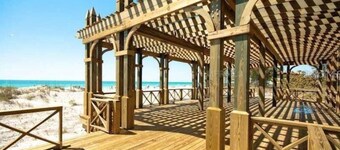 NEW 2025 Reno + 2 King Suites + Bay Front Sunrise + Boat Slip Option