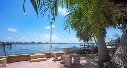 Renovated Bay Front Condo - Anna Maria Island Sunsets