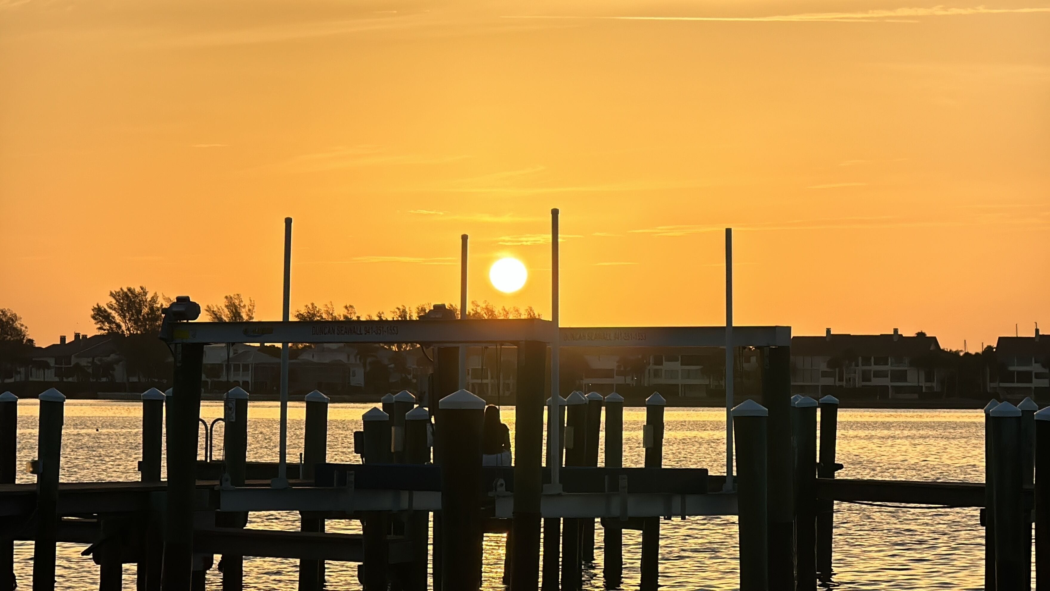 Bay Front Sunrise View (Patio)