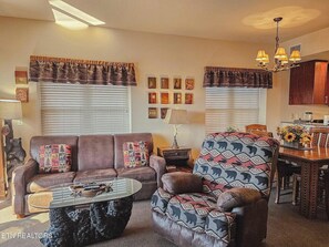 TV, caminetto, tavolo da calcetto