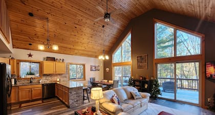 Beautiful private Tainter Lake Retreat in Western WI. Sleeps 10