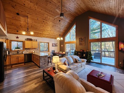 Beautiful private Tainter Lake Retreat in Western WI. Sleeps 10