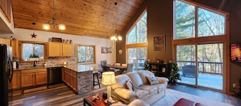 Beautiful private Tainter Lake Retreat in Western WI. Sleeps 10