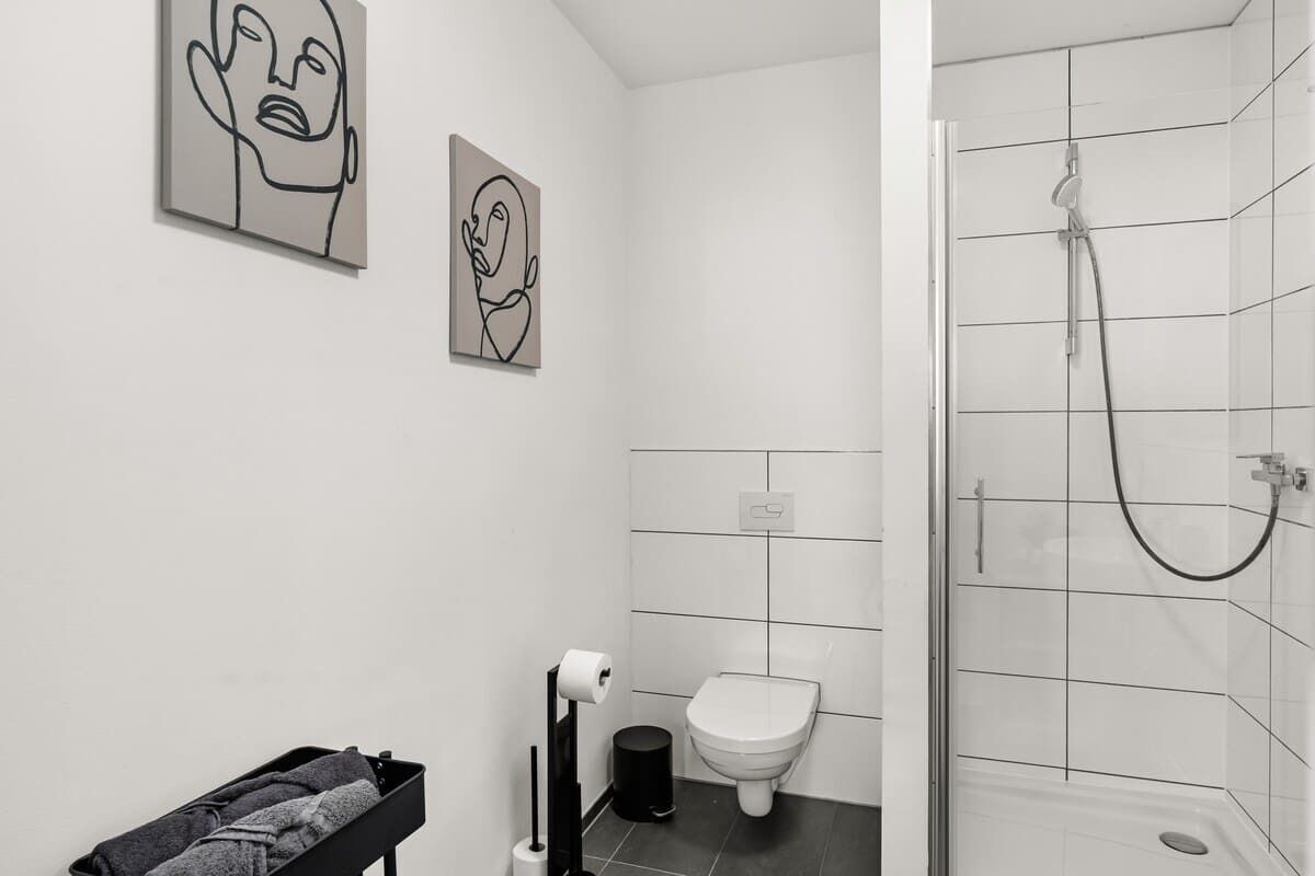 Dusche, Haartrockner, Shampoo