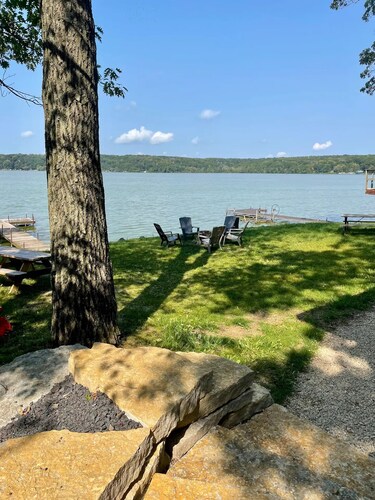 Lakefront Cabin! Arcades, Putt Putt, Close to Golf