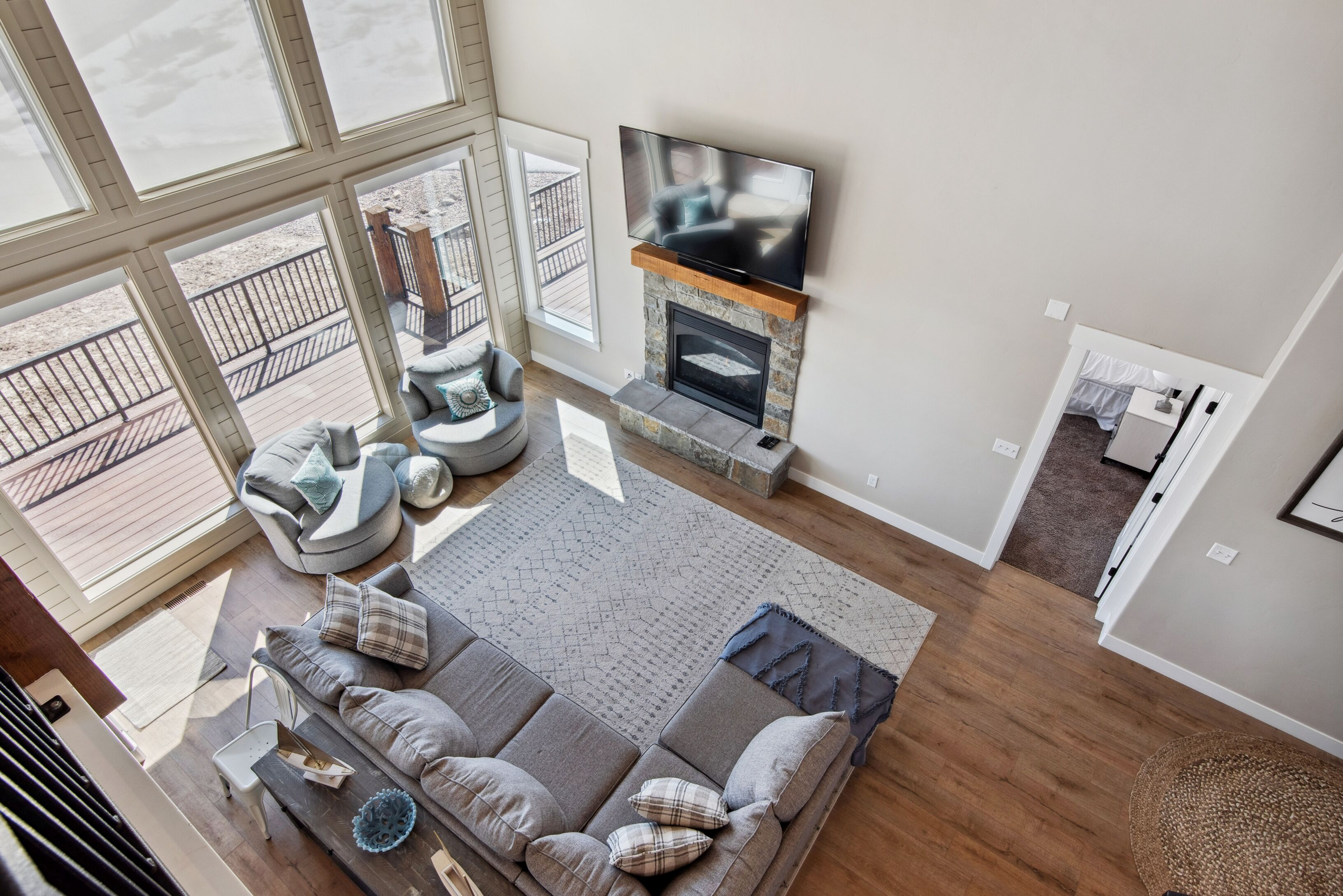 Golden Gable Lodge (Sleeps 19)