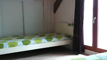 2 slaapkamers, een strijkplank/strijkijzer