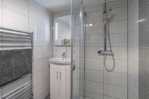 Hårføner og håndklær
