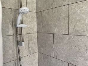 Cottage | Bathroom | Shower, hair dryer, towels - Captivating 2-bed Cottage in Grewelthorpe (Ripon)