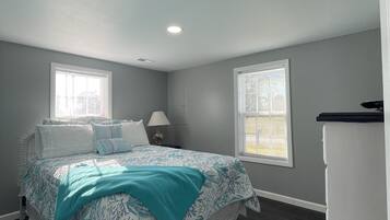 3 bedrooms, iron/ironing board, free WiFi, bed sheets