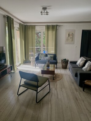 Living area - Villa Avec Piscine Proche Centre Ville (Aix-en-Provence)