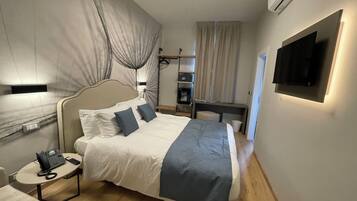 Deluxe-Doppelzimmer | Zimmersafe, kostenloses WLAN, individuell dekoriert