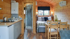 1 bedroom, WiFi (free), bed sheets