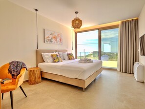 6 Schlafzimmer, Zimmersafe, Bügeleisen/Bügelbrett, Reisekinderbett