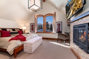 4 Schlafzimmer, Schreibtisch, Bügeleisen/Bügelbrett, WLAN