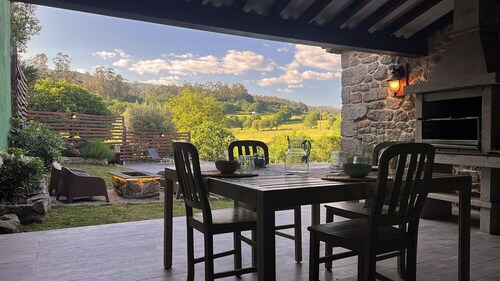 Cozy Stone House with Pool in the Heart of Galicia (pet & family friendly)