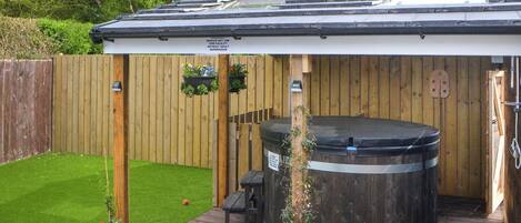 مغطس سبا خارجي