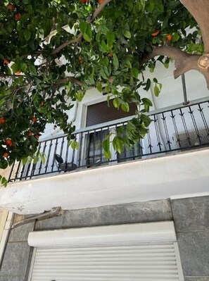 Exterior detail - Modern apartment next to Acropolis (Athina)