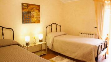 2 chambres, fer et planche Ă repasser, Wi-Fi gratuit, draps fournis