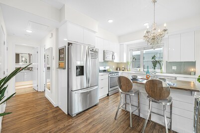 The Iris DT Condo with AC in Mission
