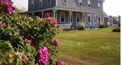 Summer Hill - 10 bedroom Block Island farm house