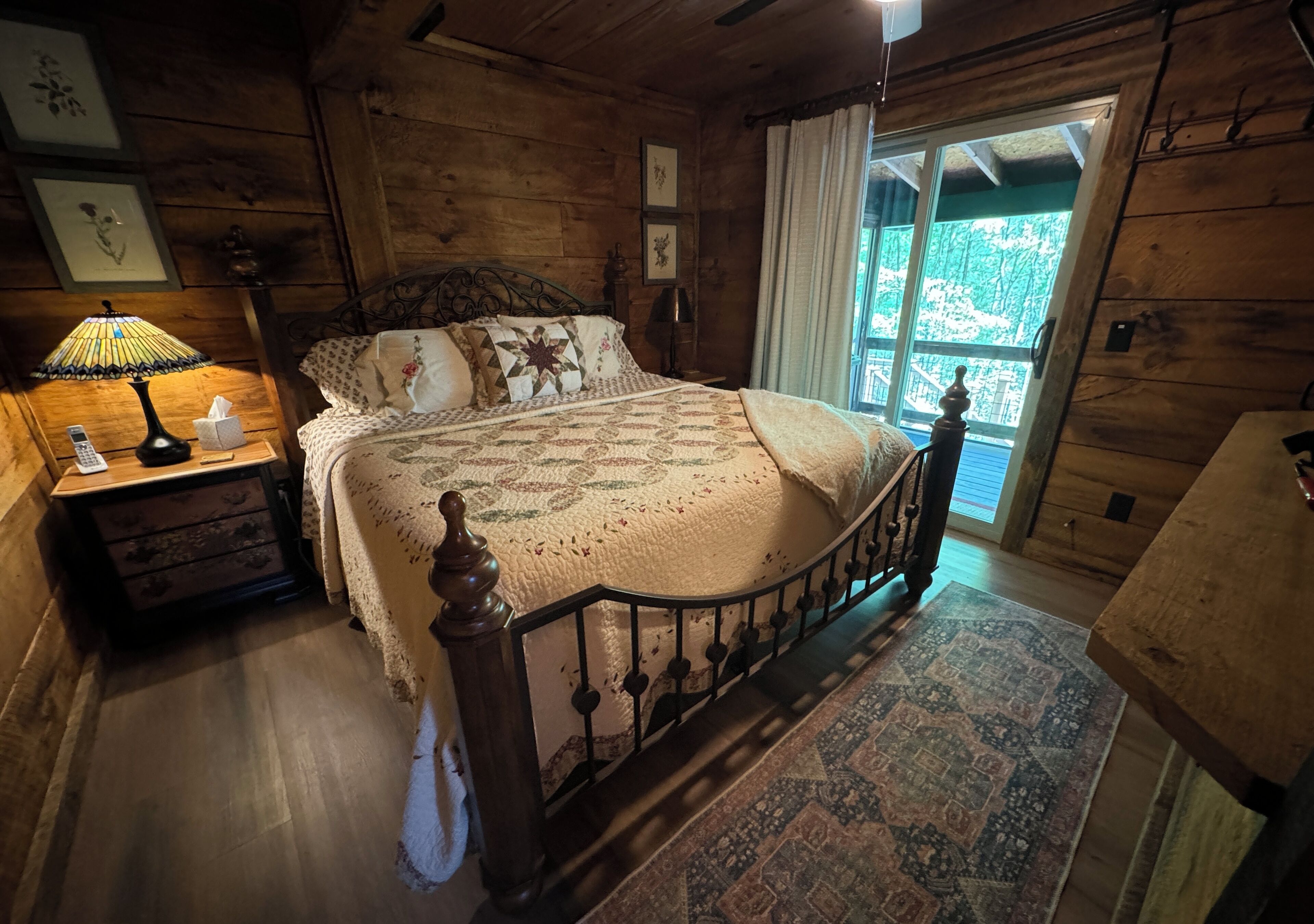 3 chambres, bureau, Wi-Fi gratuit, draps fournis