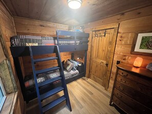 3 Schlafzimmer, Schreibtisch, kostenloses WLAN, Bettwäsche