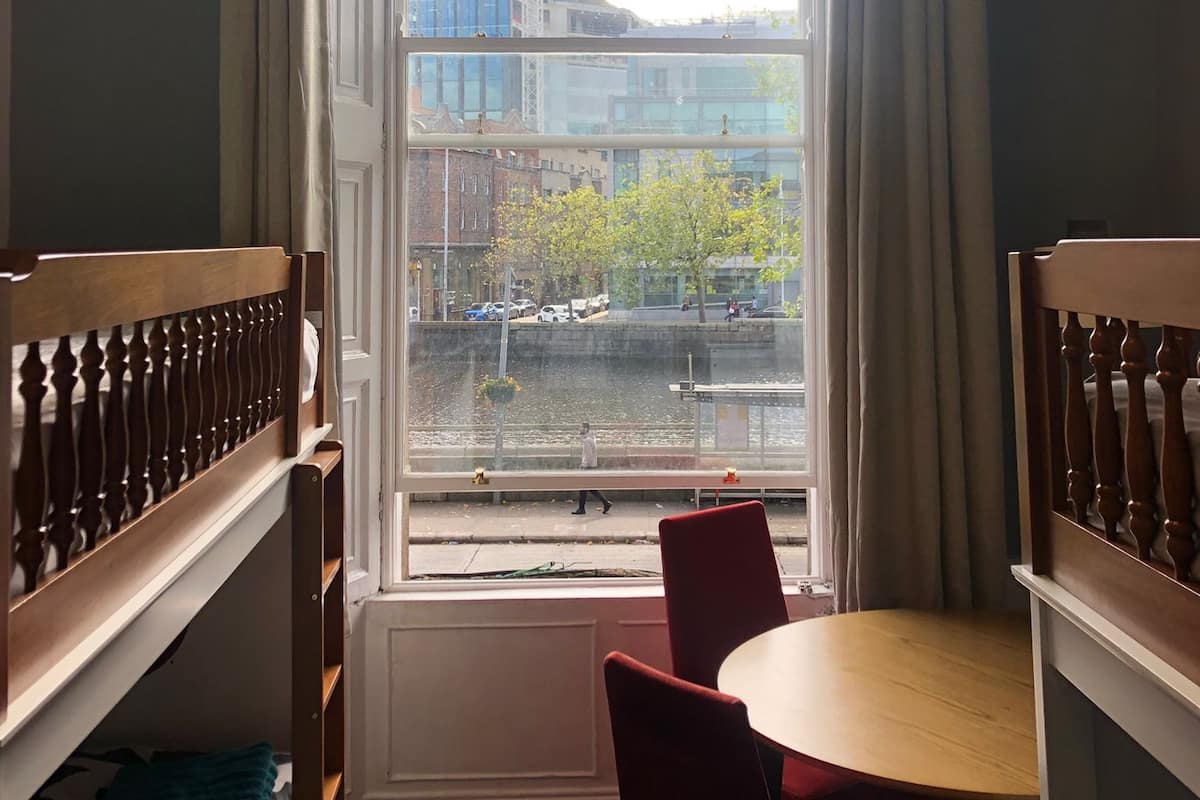 Klassieke kamer | 1 slaapkamer, een strijkplank/strijkijzer, gratis wifi, beddengoed
