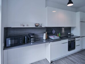 Fridge, microwave, oven, stovetop - Appartement OTTO II - Erfurt Central (Erfurt)