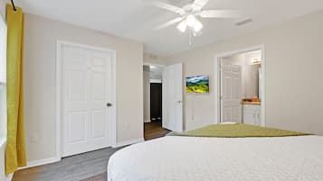 4 bedrooms, desk, iron/ironing board, travel crib