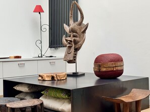 Interior - Montmartre at 500m! Large Loft Nestled in a Quiet Courtyard, in a Vibrant Area (Paris)