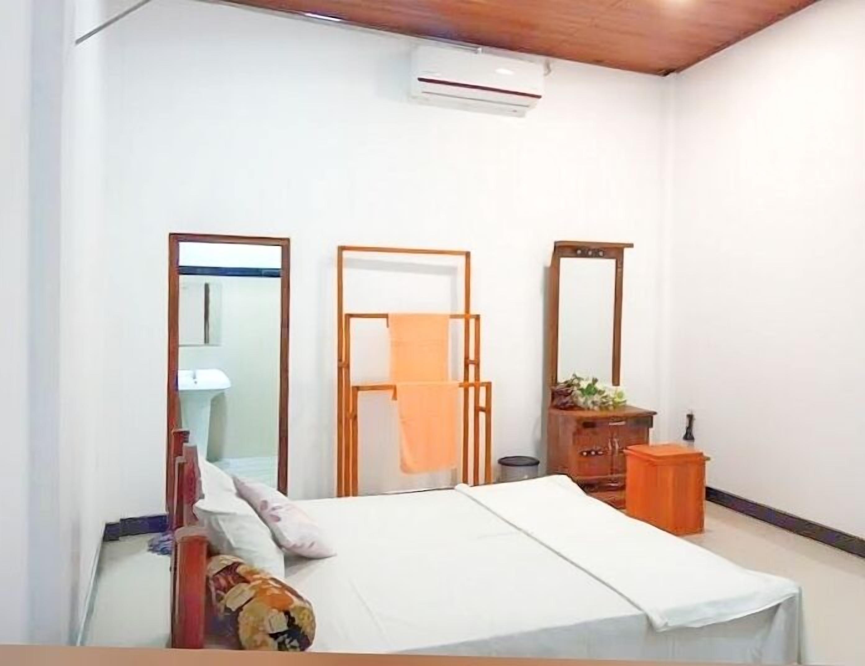 Deluxe Room, 1 King Bed | Soundproofing