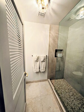 Shower, hair dryer, towels, soap - Turtle Cove Reef
Entire Condo in Provodenciales, Turks and Caicos
(Caicos Islands)