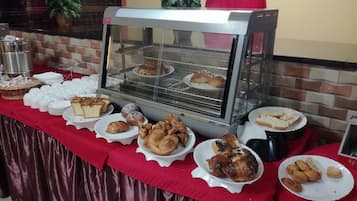 Free daily buffet breakfast