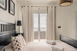 4 bedrooms, iron/ironing board, WiFi, bed sheets - V196| Villa Brisas - Four Bedroom Villa, Sleeps 8 (Torre Soli Nou)