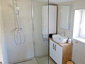 Shower - Holiday apartment with air conditioning (Seline)